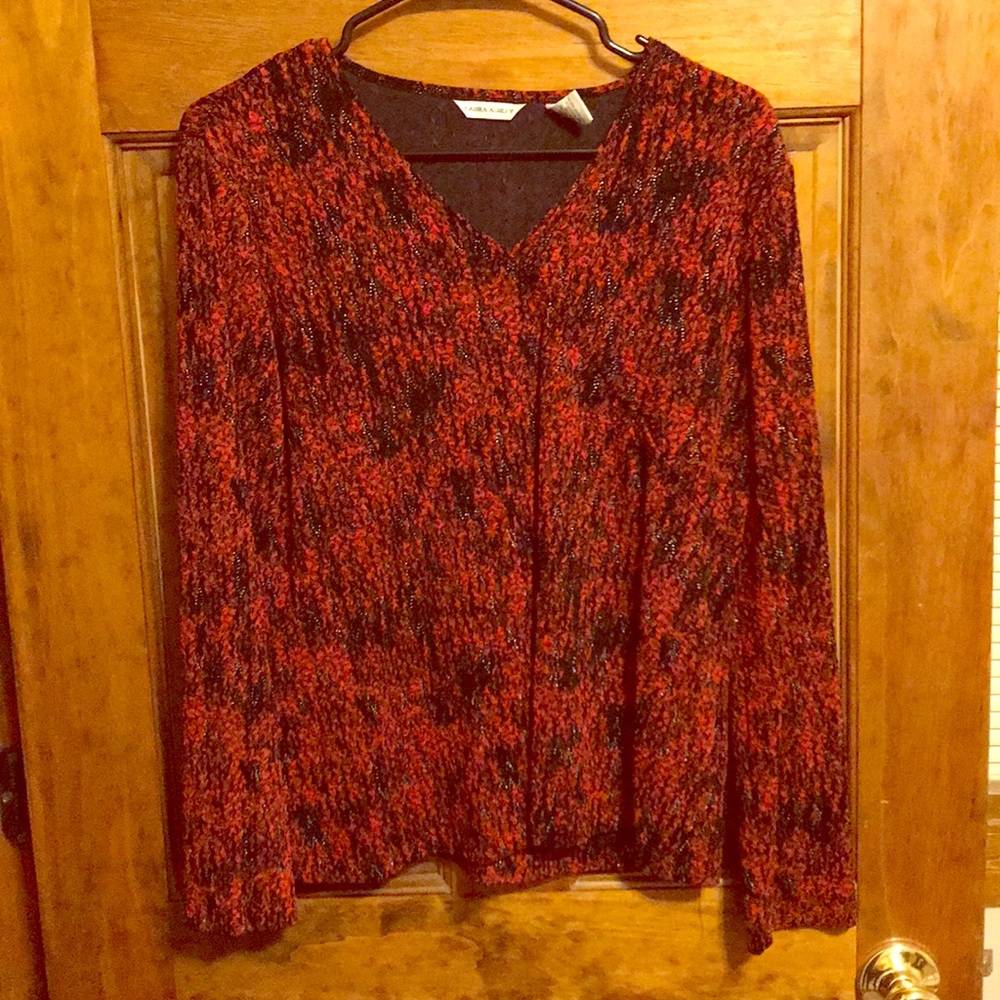 Black & red pattern long sleeve shirt